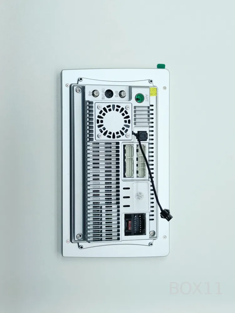 ��������� Lada XRAY TS10 4+32 QLED