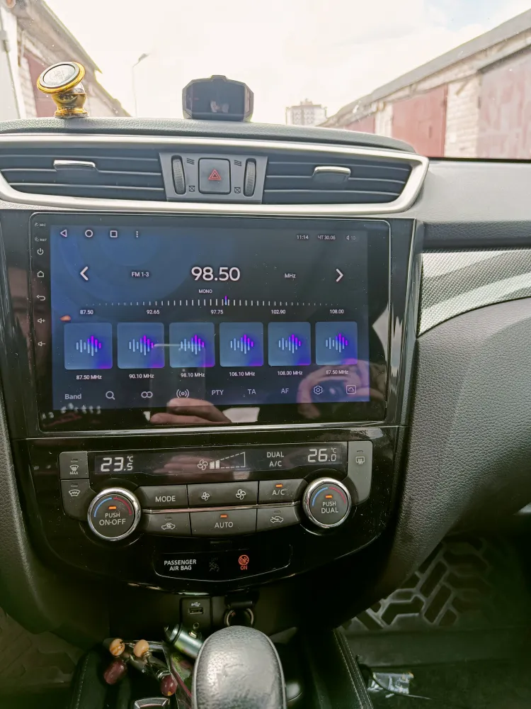 ��������� Nissan Qashqai 3326 4+64 V1