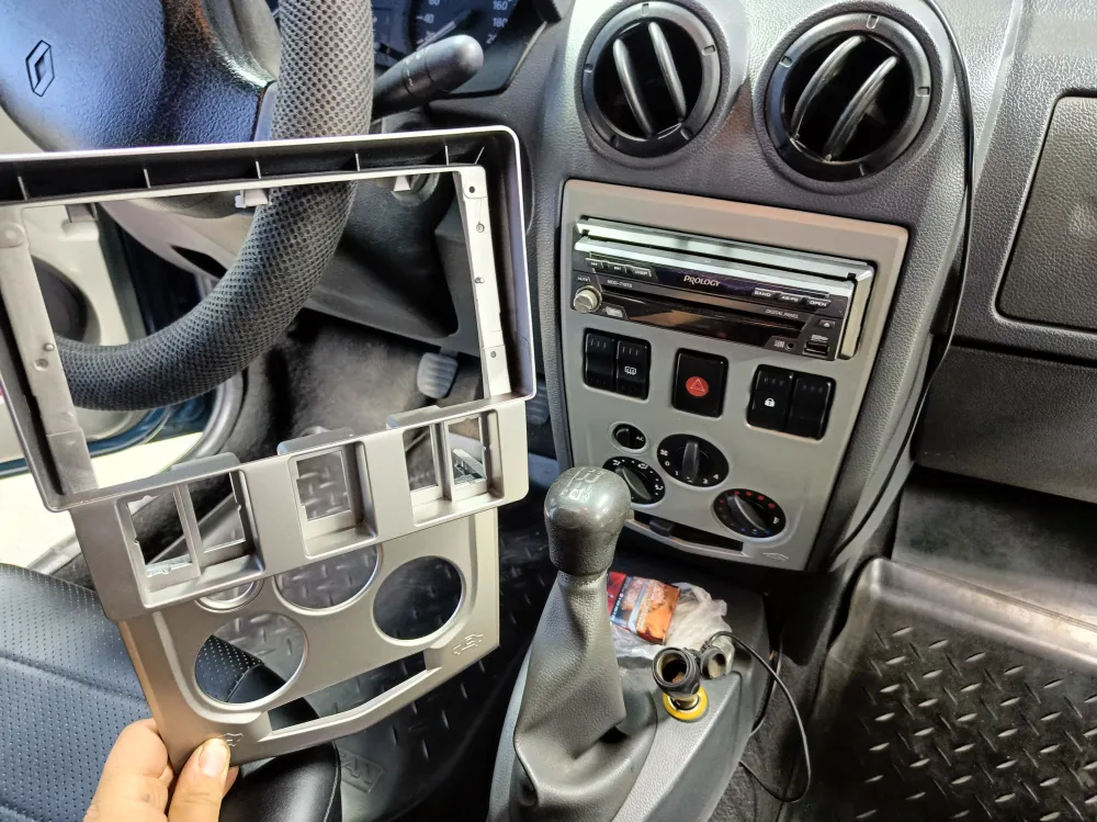 ��������� Renault Logan 2004-2009 TS20 12+256
