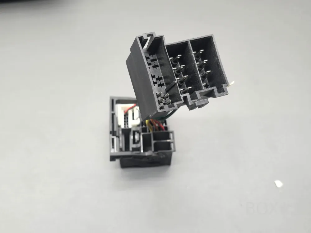 ������ VW ISO 36pin(20 + 8 + 8) - 40pin(16 + 12 + 12) ����������