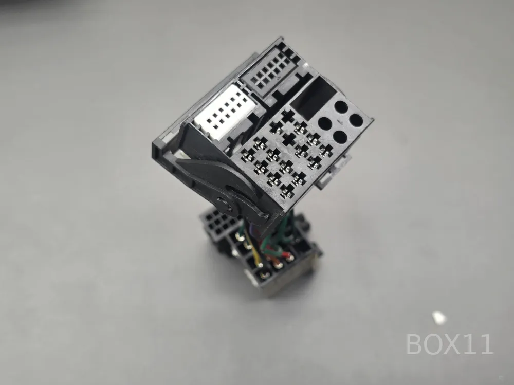 ������ VW ISO 36pin(20 + 8 + 8) - 40pin(16 + 12 + 12) ����������